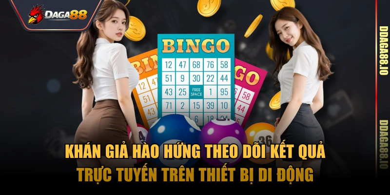 Khán giả hào hứng theo dõi kết quả trực tuyến trên thiết bị di động